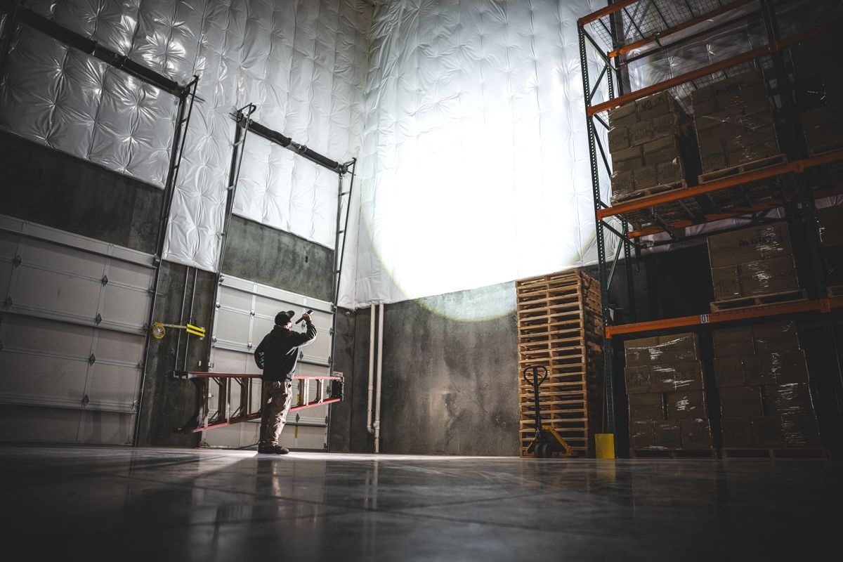 COAST® wiederaufladbare Taschenlampe mit PowerIQ Real-time Display 15000 lumen XP80R